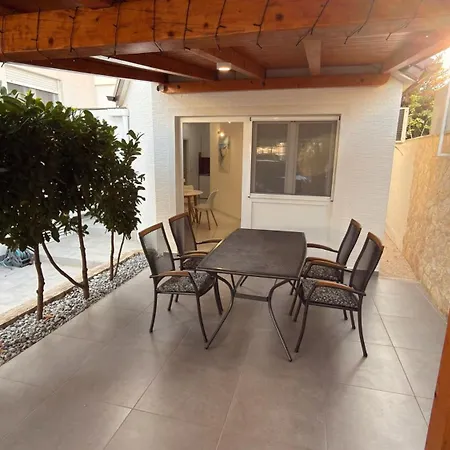 Duje Apartment Petrcane