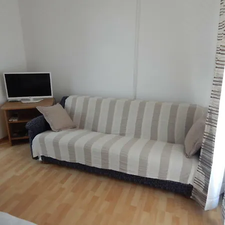 Duje Apartment Petrcane