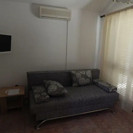 Duje Apartment *