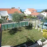 Duje *