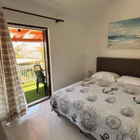 Duje Apartment Petrčane