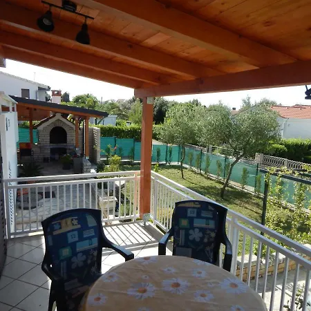 Duje Apartmán Petrcane