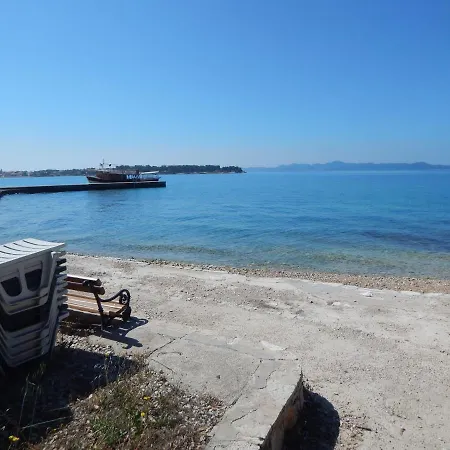 Duje Apartmán Petrcane
